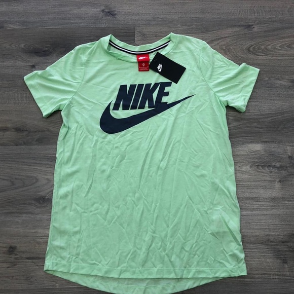 Nike Tops - Nike Sportswear Essential Logo T-Shirt Fresh Mint